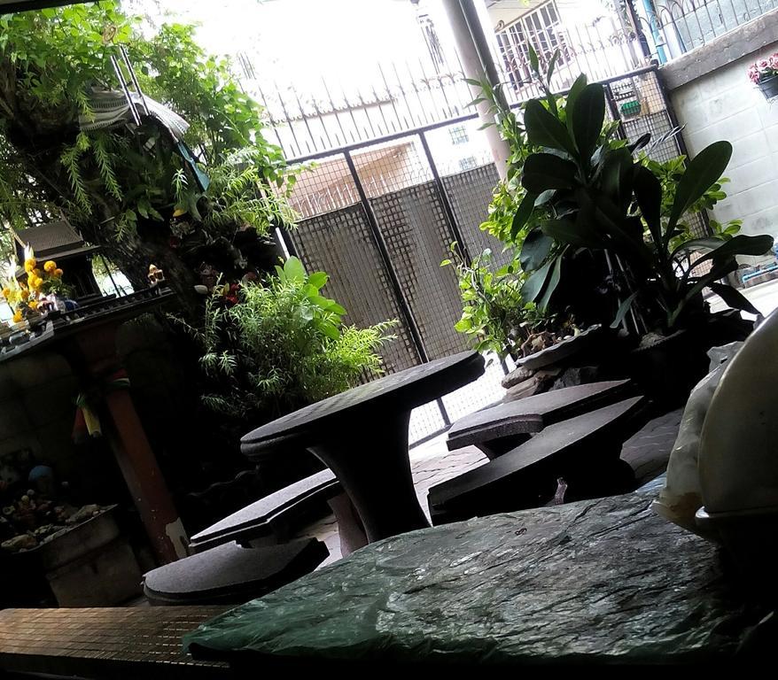 Anurak Guesthouse Bangkok Dış mekan fotoğraf